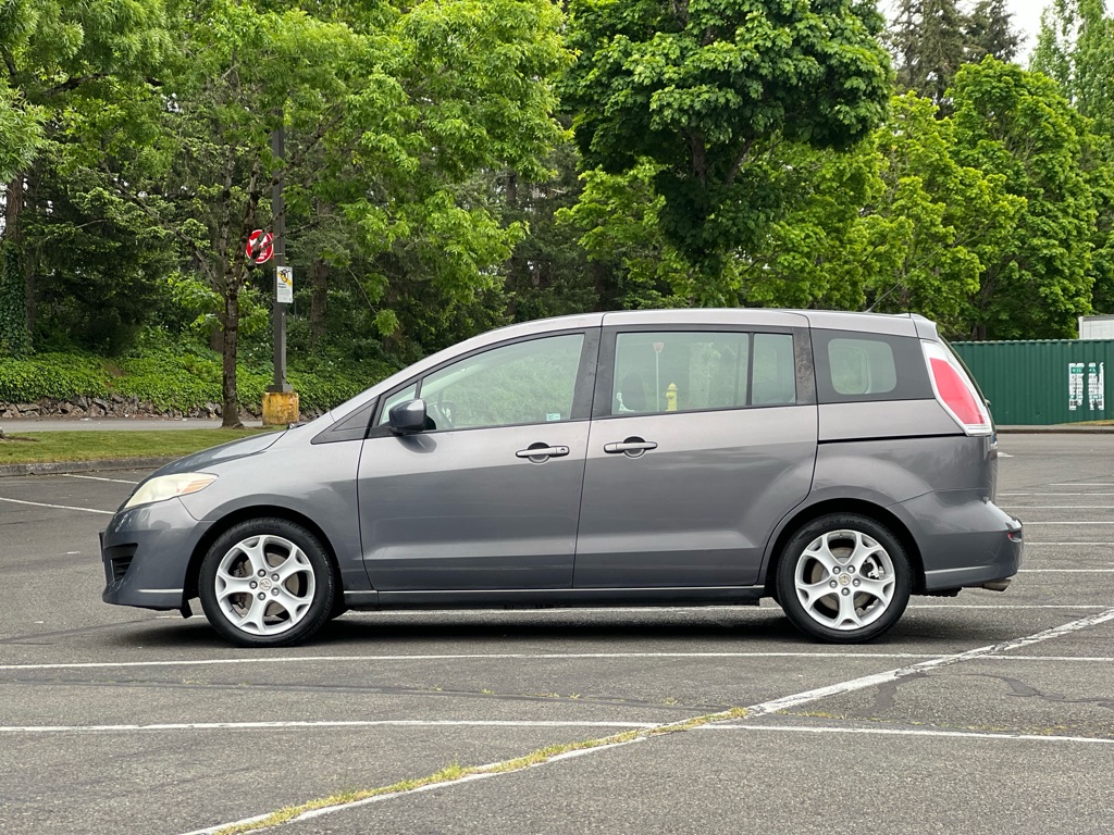 Photo 2 of this MAZDA 5