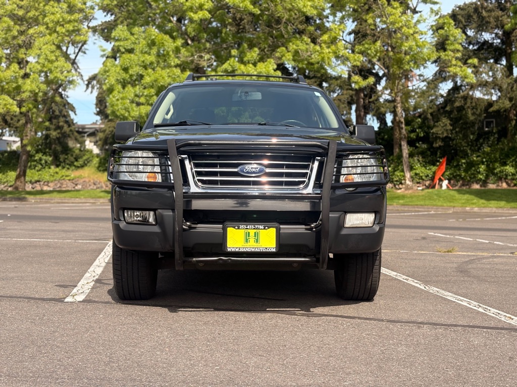 Photo 8 of this FORD EXPLORER SPORT