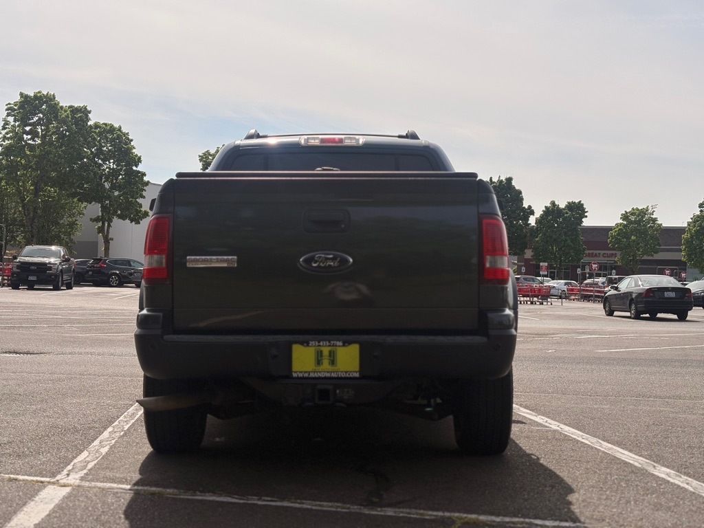Photo 4 of this FORD EXPLORER SPORT