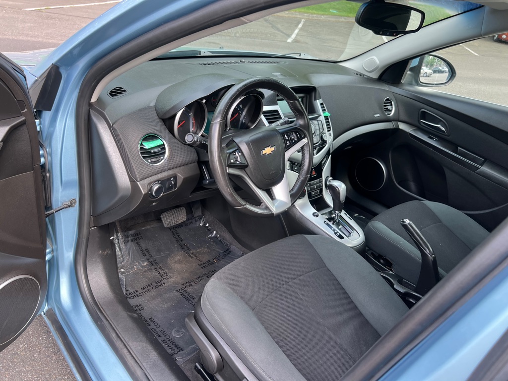 Photo 10 of this CHEVROLET CRUZE
