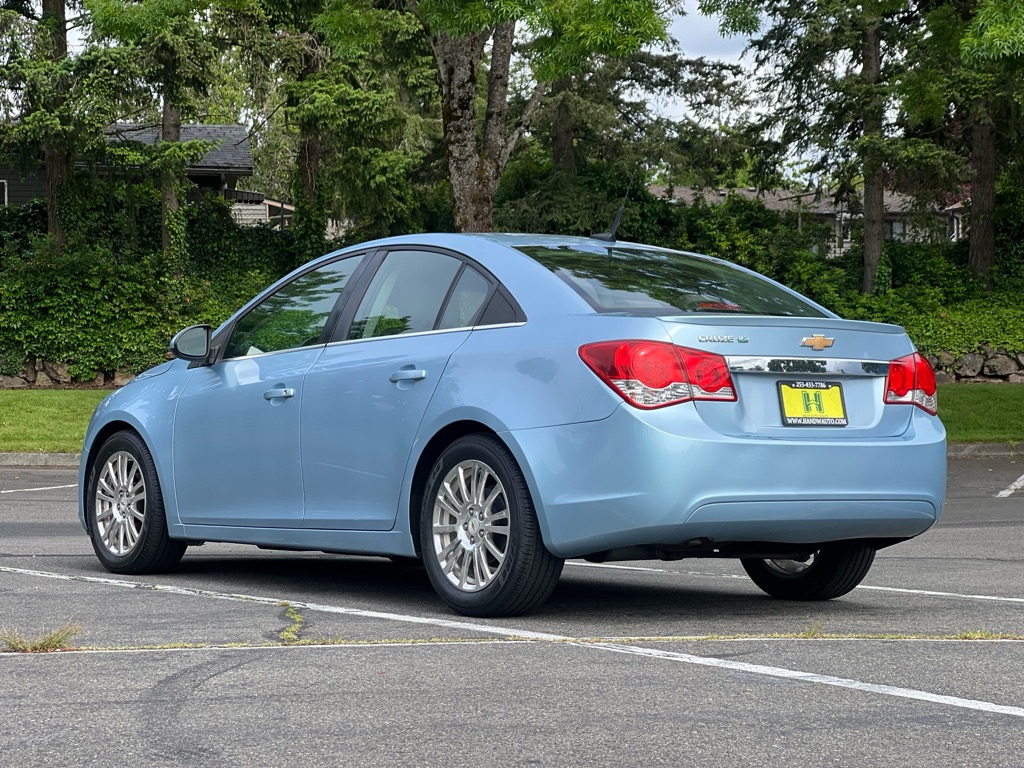 Photo 3 of this CHEVROLET CRUZE