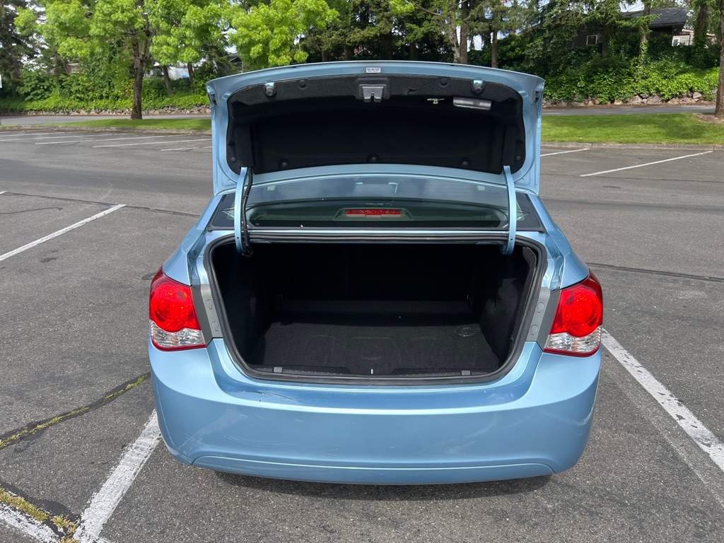 Photo 16 of this CHEVROLET CRUZE