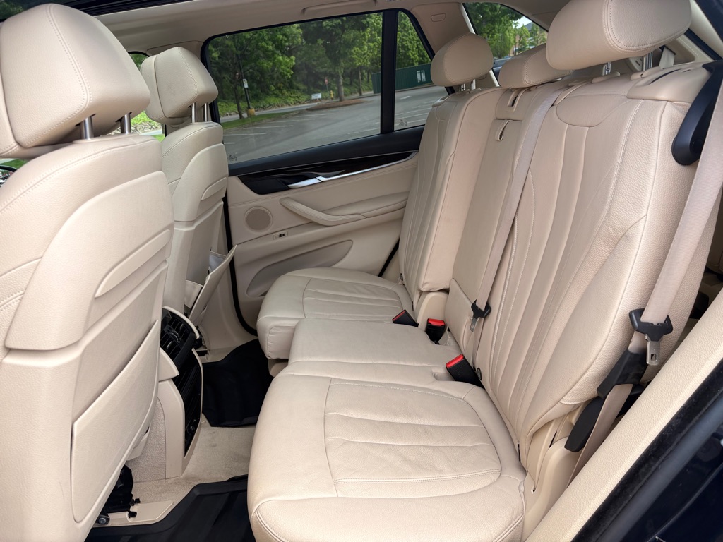 Photo 15 of this BMW X5