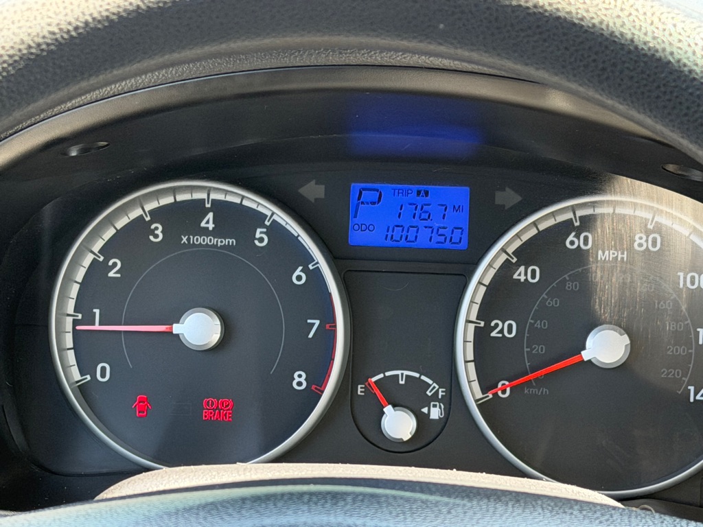 Photo 12 of this HYUNDAI ACCENT