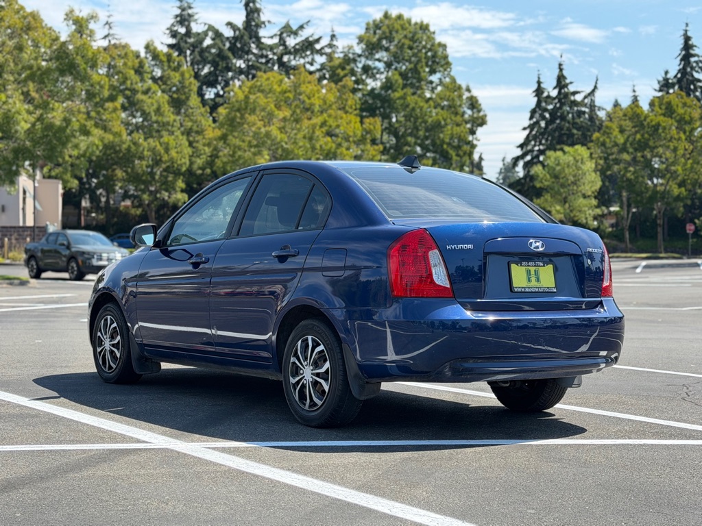 Photo 3 of this HYUNDAI ACCENT
