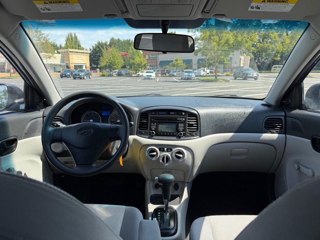 Photo 11 of this HYUNDAI ACCENT