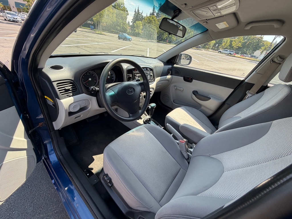 Photo 10 of this HYUNDAI ACCENT