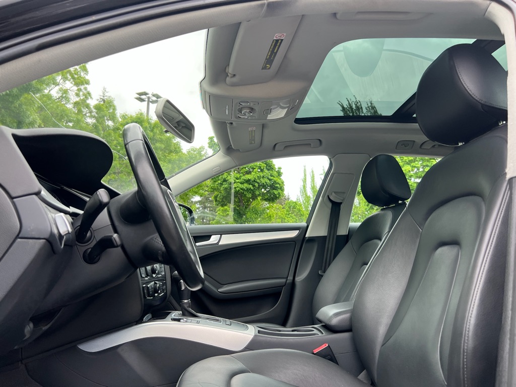 Photo 9 of this AUDI A4