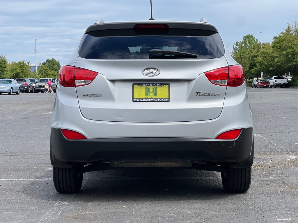 Photo 4 of this HYUNDAI TUCSON