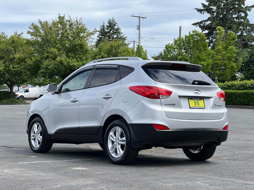 Photo 3 of this HYUNDAI TUCSON