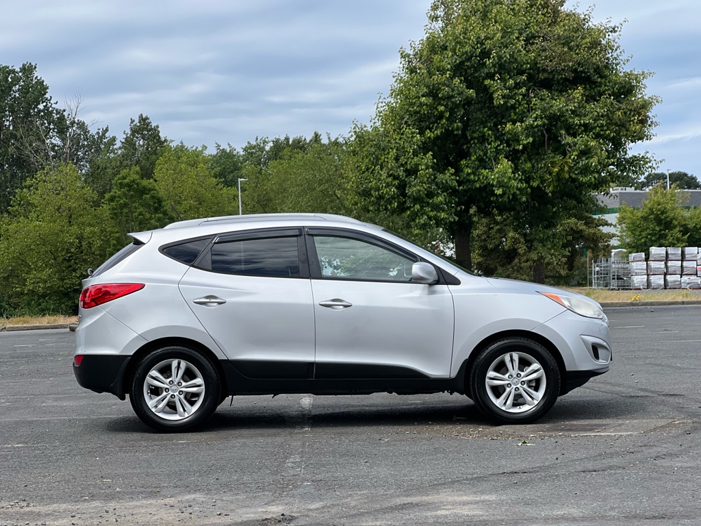 Photo 6 of this HYUNDAI TUCSON