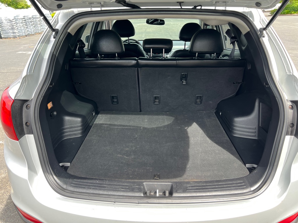 Photo 17 of this HYUNDAI TUCSON