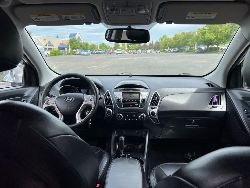 Photo 11 of this HYUNDAI TUCSON