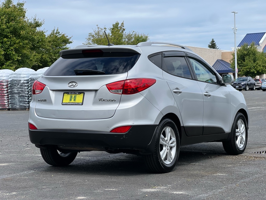 Photo 5 of this HYUNDAI TUCSON