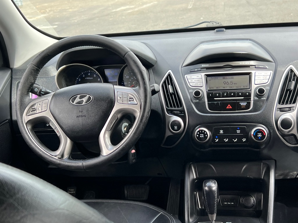 Photo 12 of this HYUNDAI TUCSON