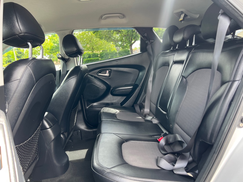Photo 15 of this HYUNDAI TUCSON