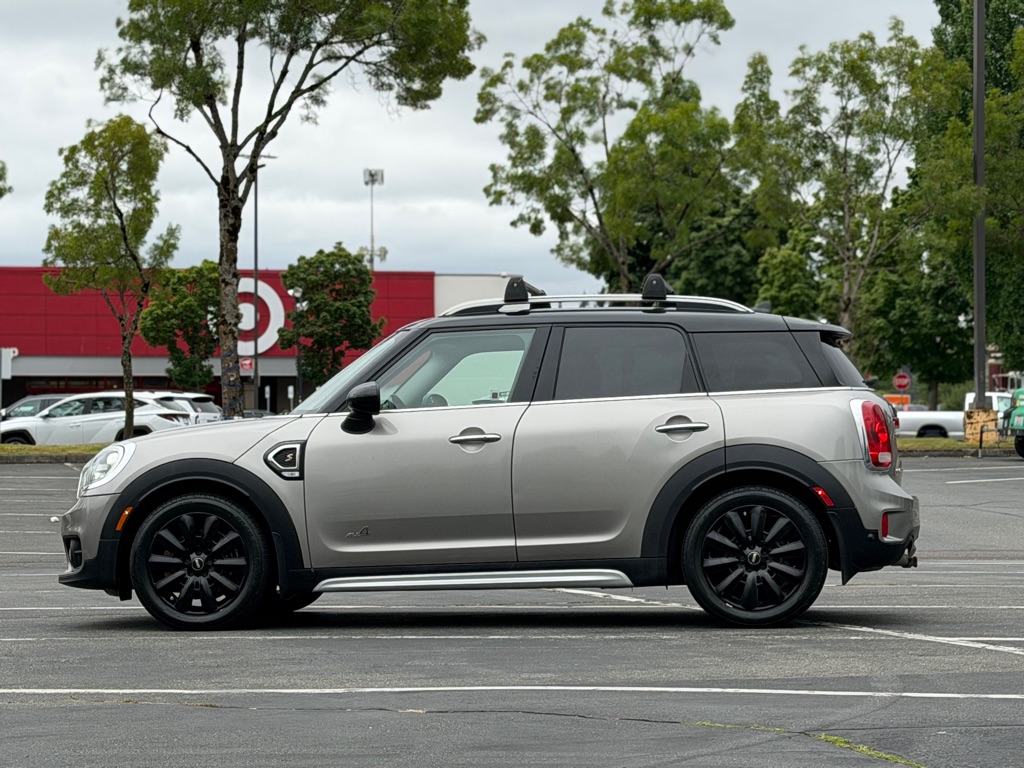 Photo 2 of this MINI COOPER