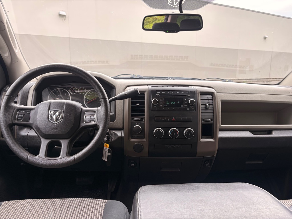 Photo 13 of this DODGE RAM 1500