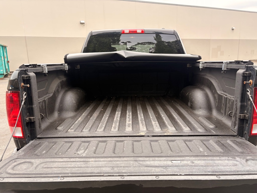 Photo 9 of this DODGE RAM 1500