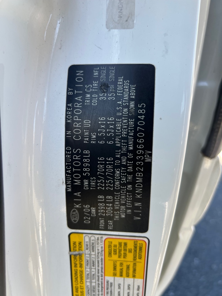 Photo 16 of this KIA SEDONA