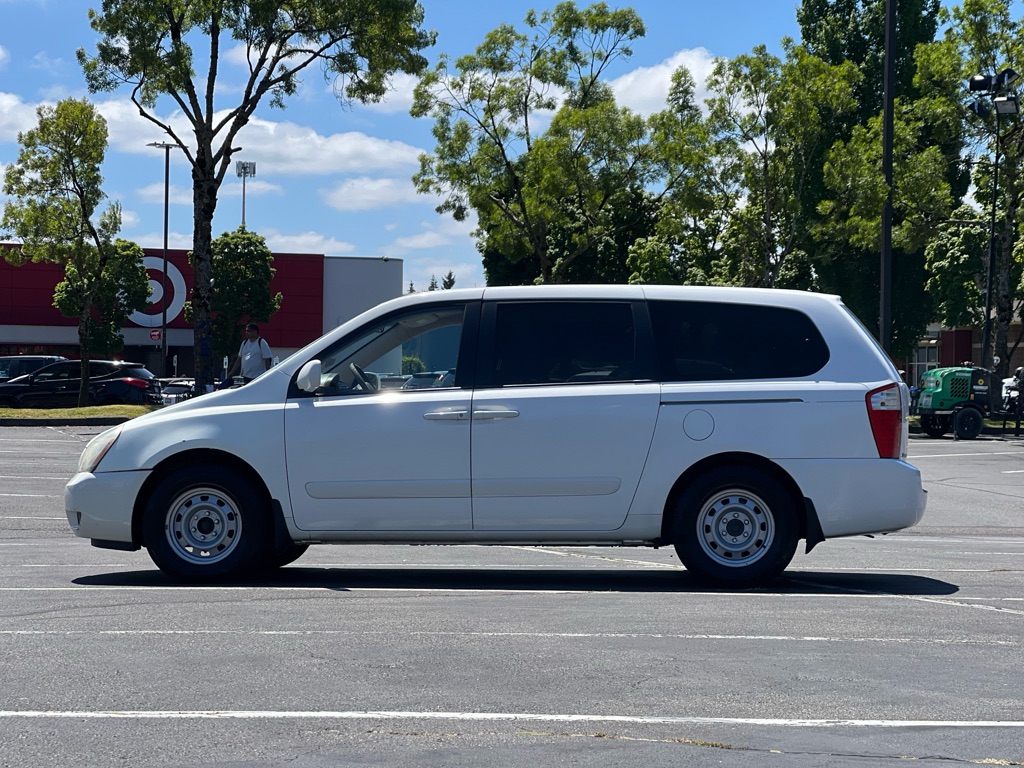 Photo 2 of this KIA SEDONA