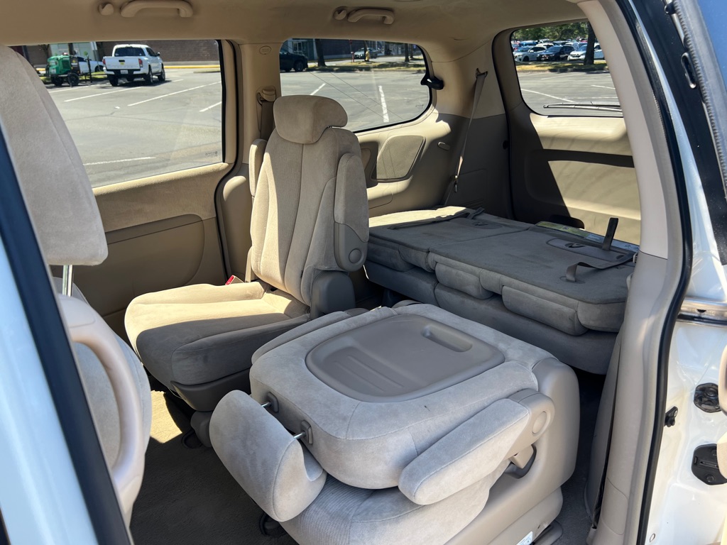 Photo 12 of this KIA SEDONA