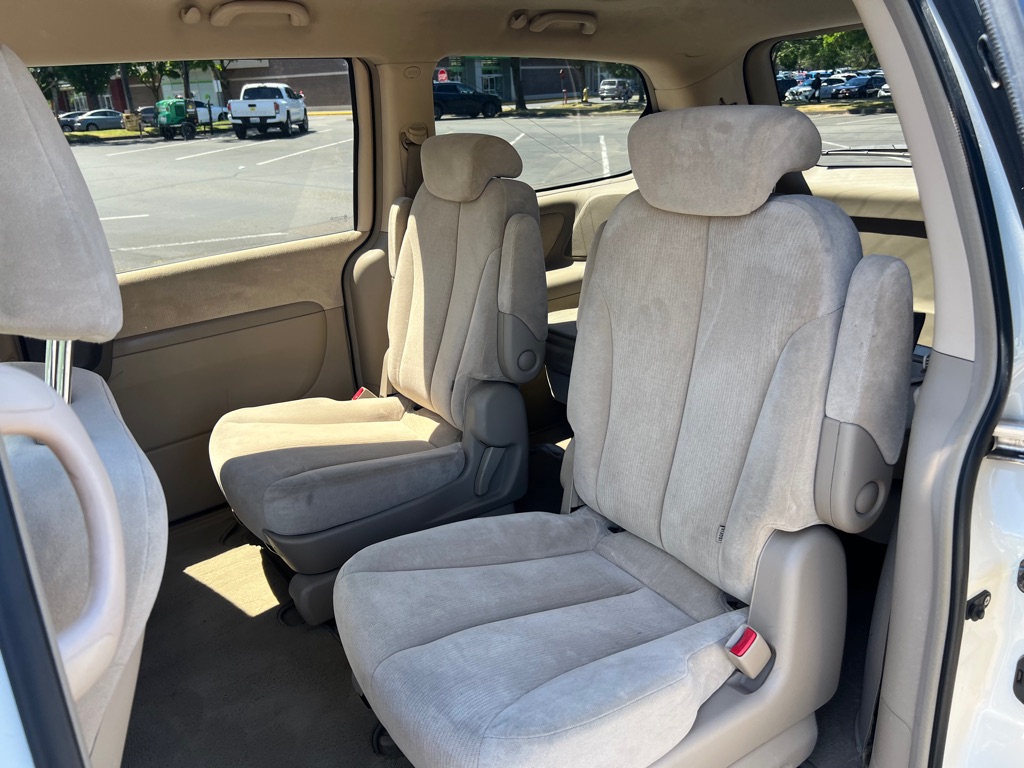 Photo 11 of this KIA SEDONA
