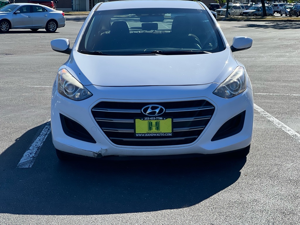 Photo 9 of this HYUNDAI ELANTRA GT