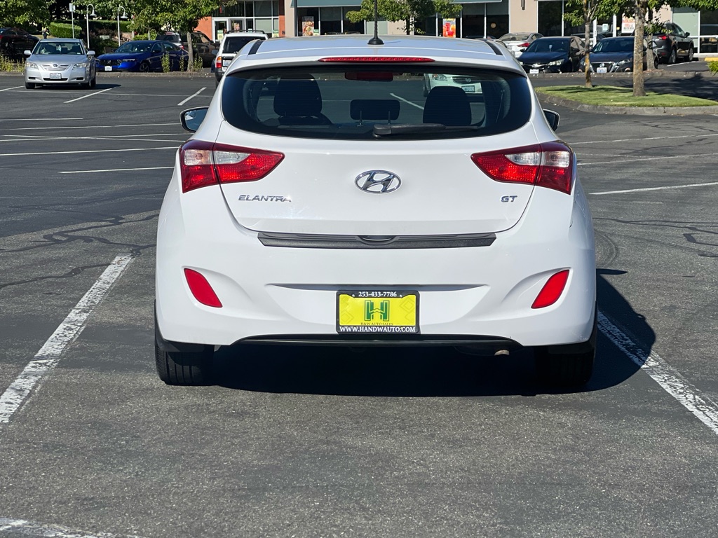 Photo 4 of this HYUNDAI ELANTRA GT