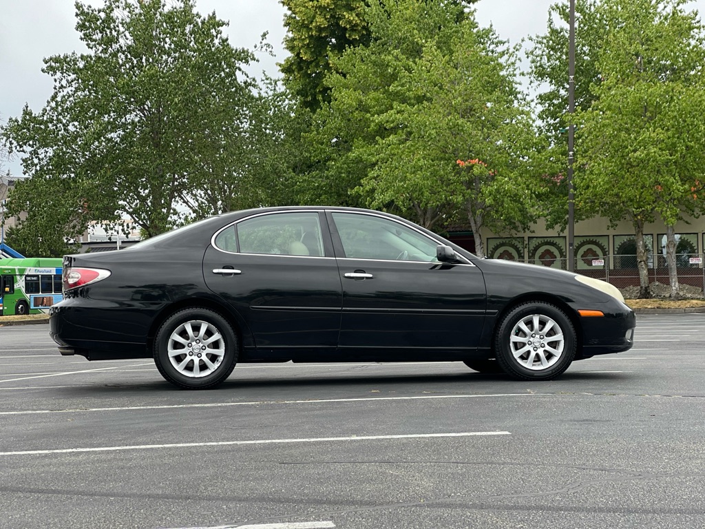 Photo 6 of this LEXUS ES