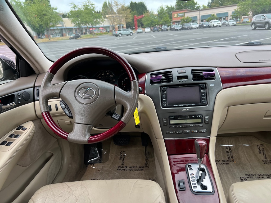 Photo 12 of this LEXUS ES