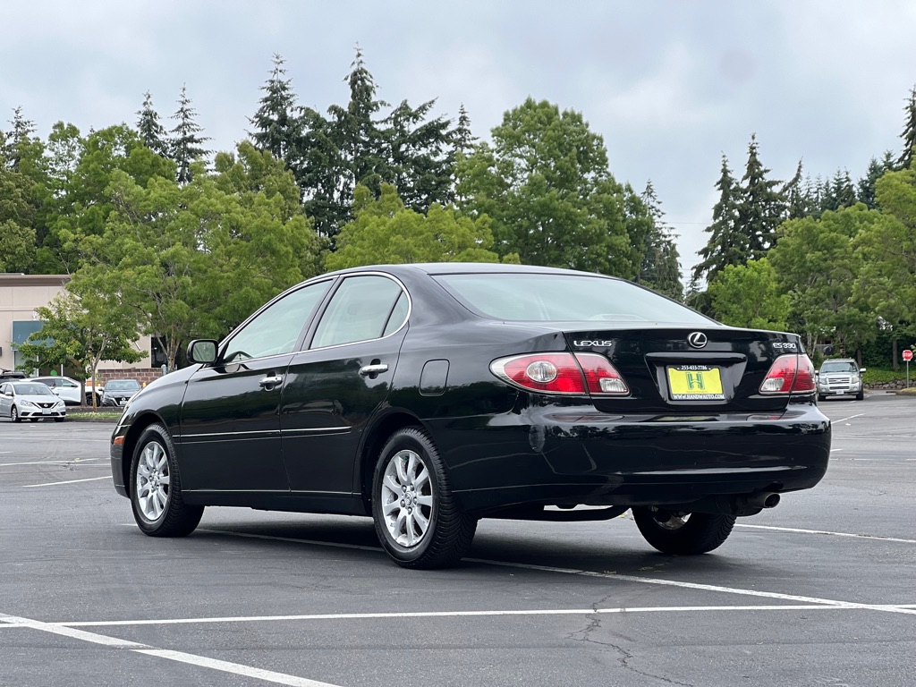 Photo 3 of this LEXUS ES
