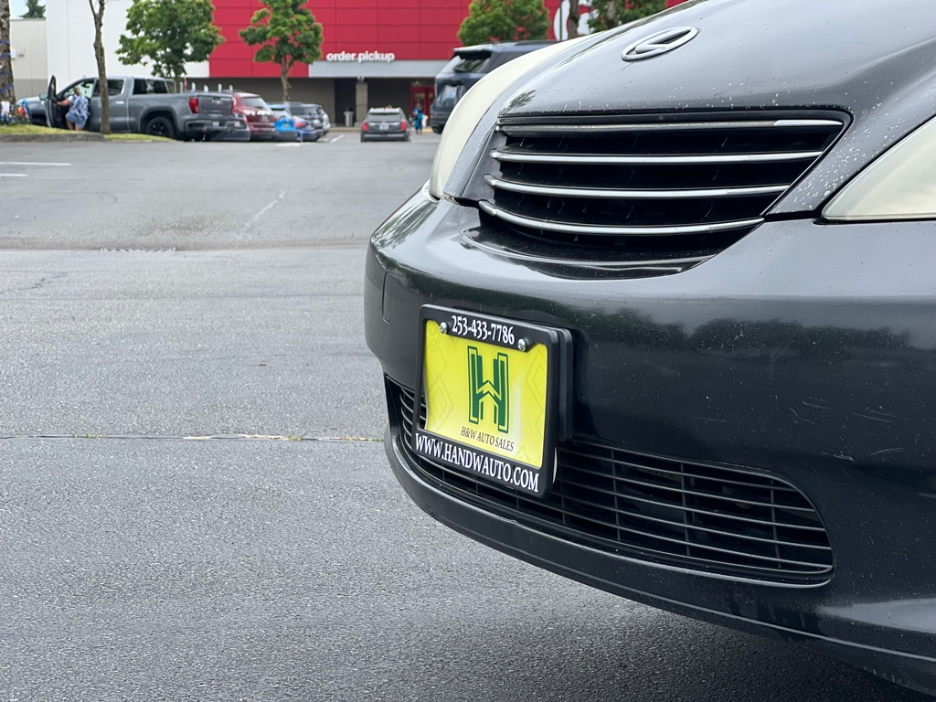 Photo 19 of this LEXUS ES