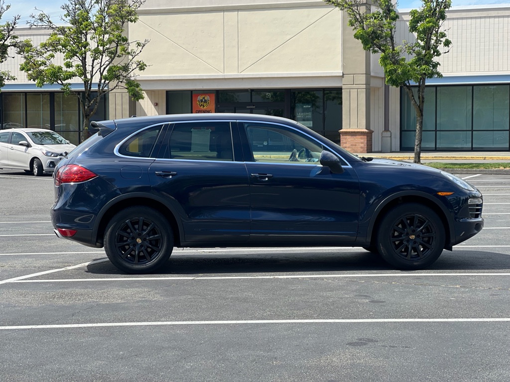 Photo 6 of this PORSCHE CAYENNE