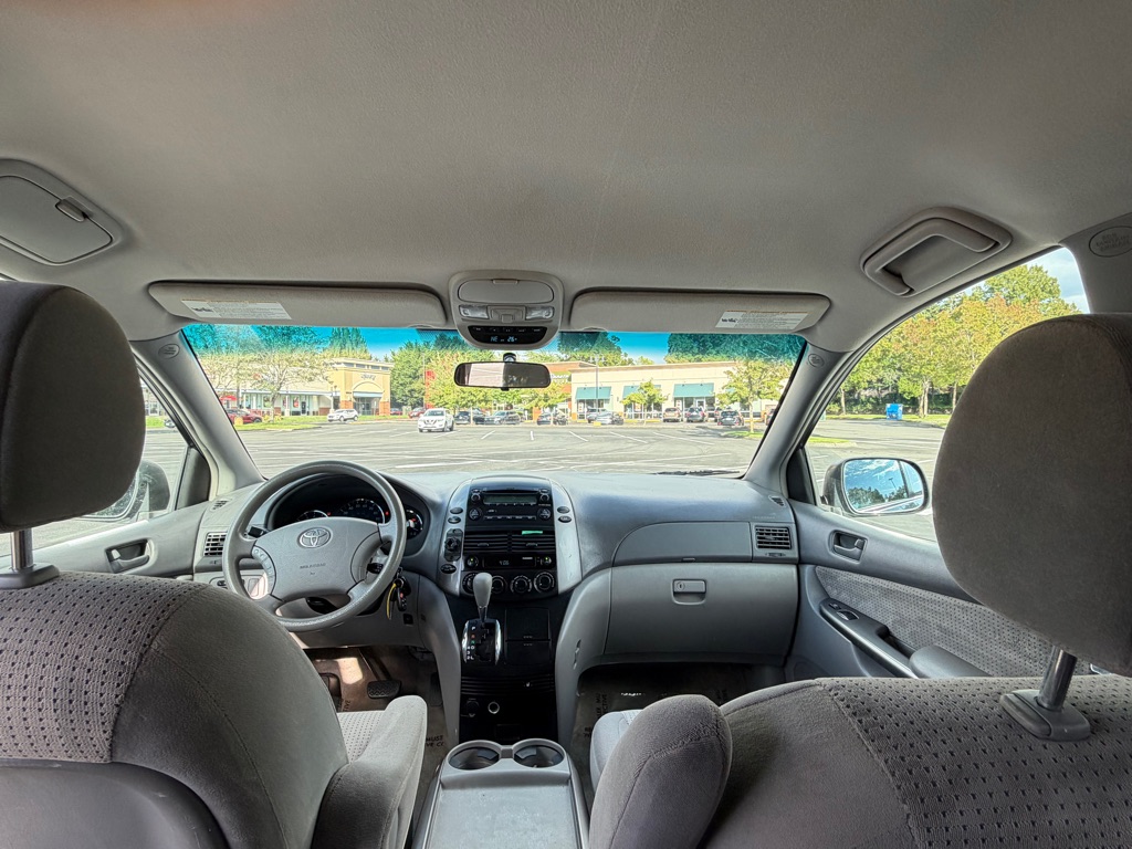 Photo 10 of this TOYOTA SIENNA
