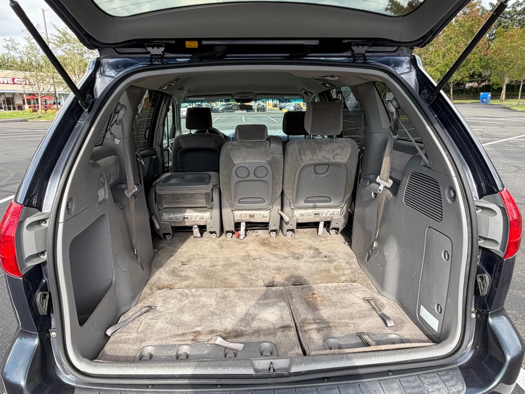 Photo 18 of this TOYOTA SIENNA