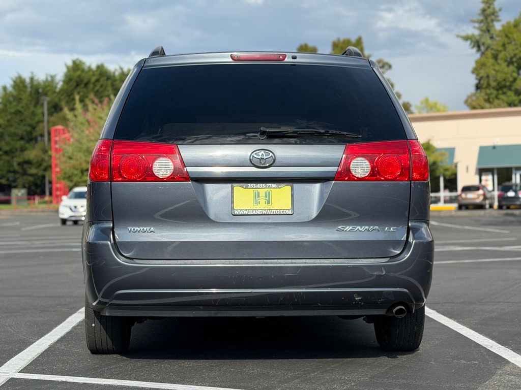 Photo 4 of this TOYOTA SIENNA