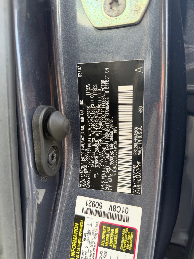 Photo 19 of this TOYOTA SIENNA