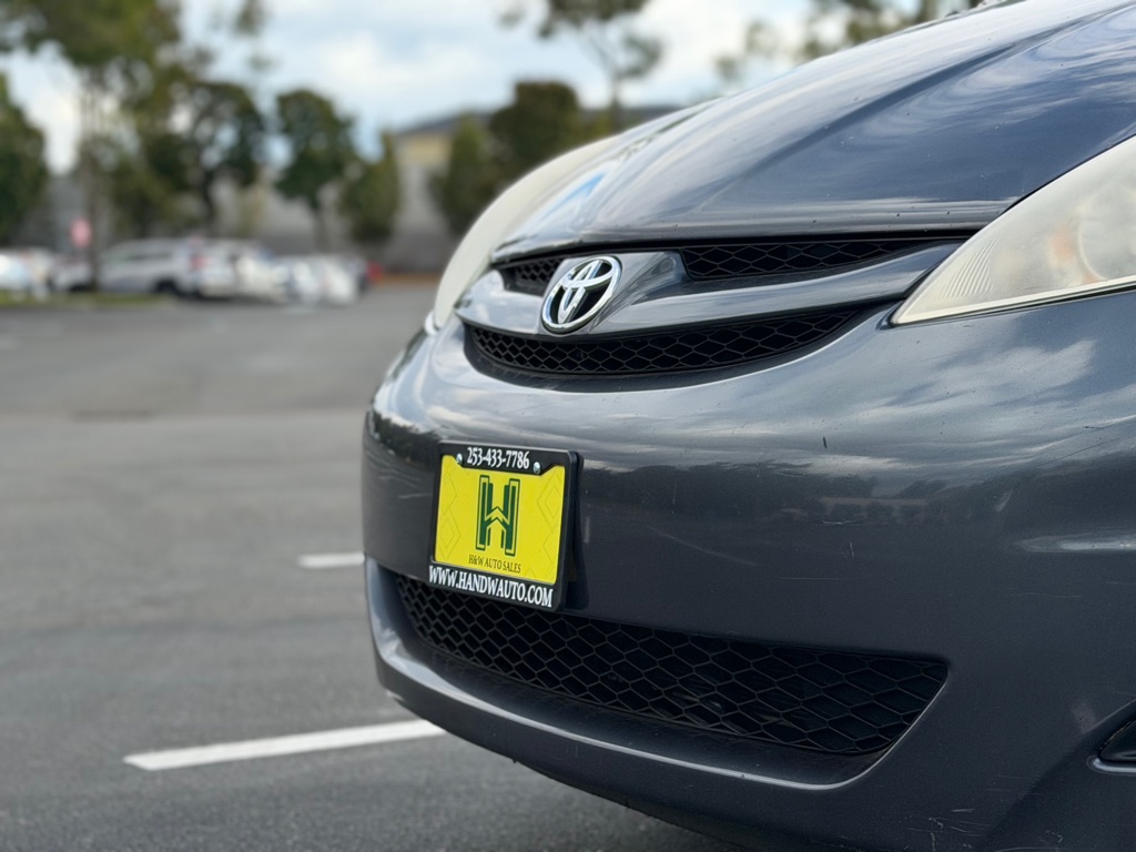 Photo 20 of this TOYOTA SIENNA