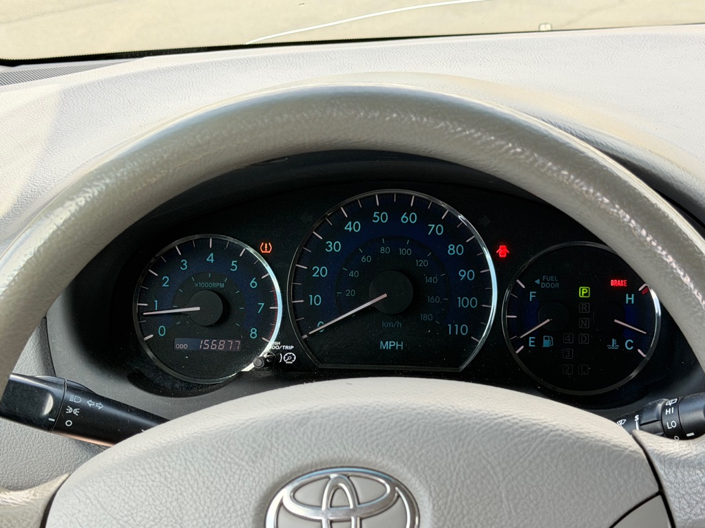 Photo 12 of this TOYOTA SIENNA