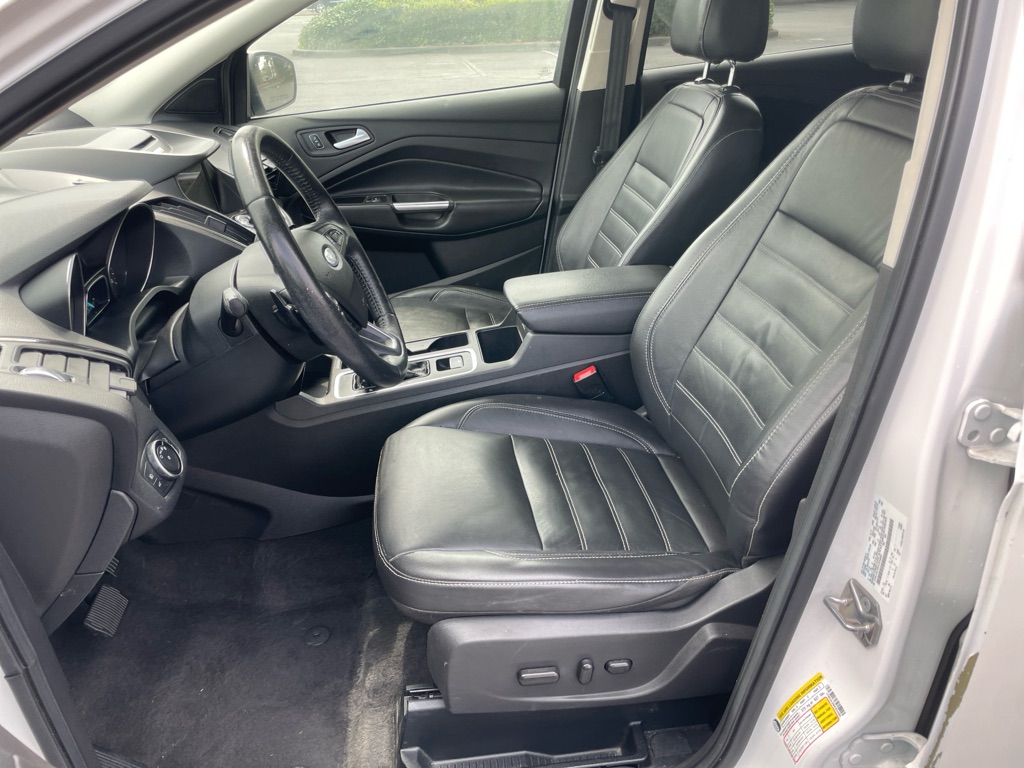Photo 13 of this FORD ESCAPE