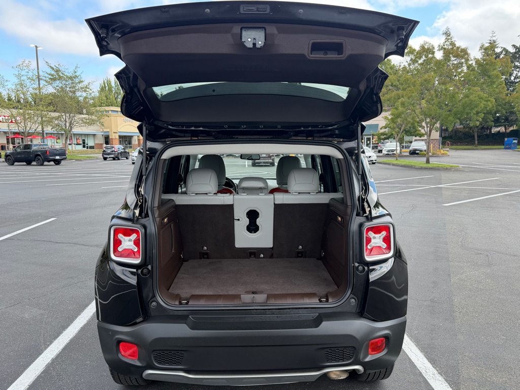 Photo 16 of this JEEP RENEGADE