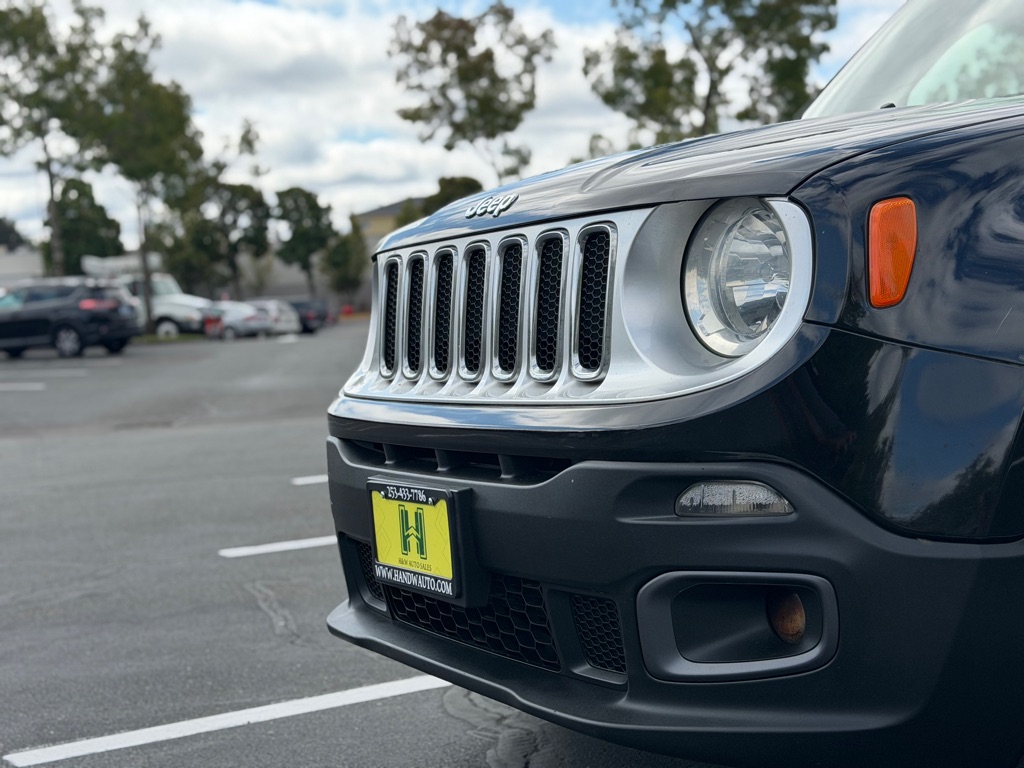 Photo 20 of this JEEP RENEGADE