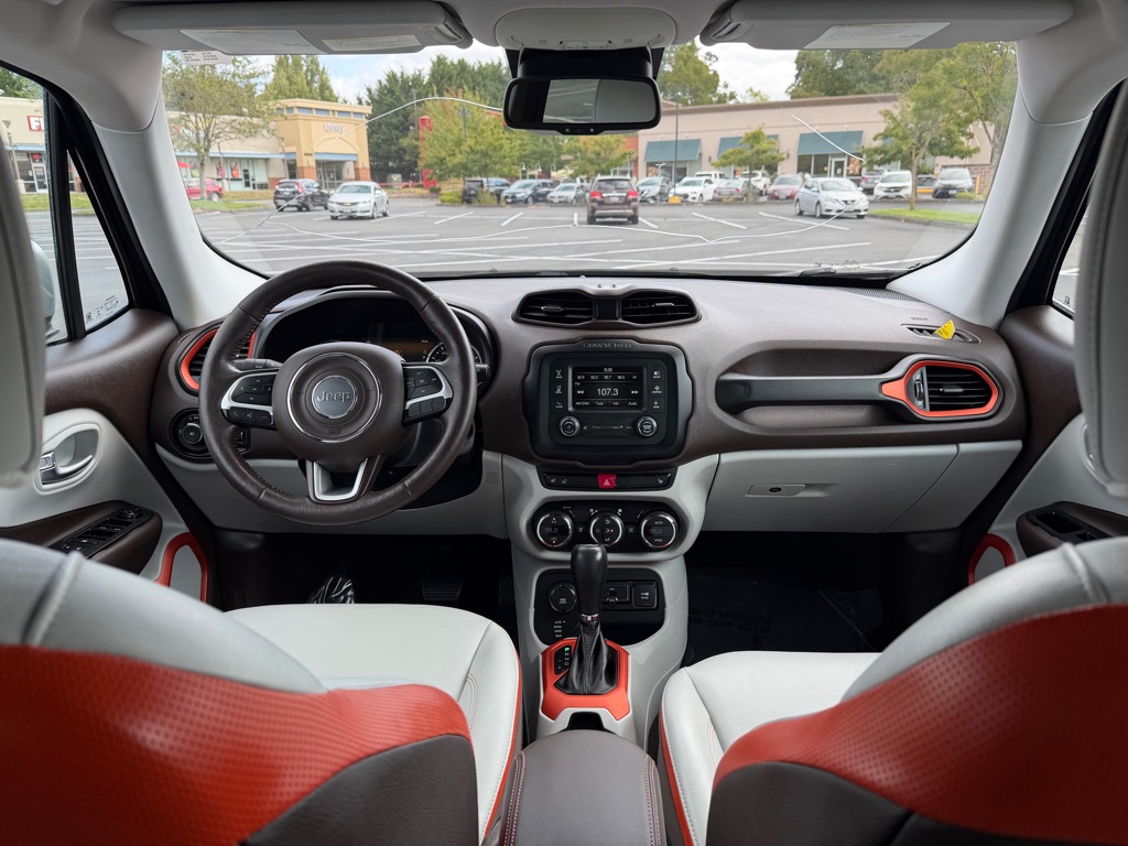 Photo 11 of this JEEP RENEGADE