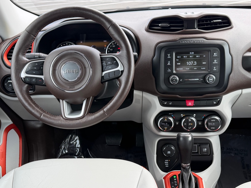 Photo 12 of this JEEP RENEGADE