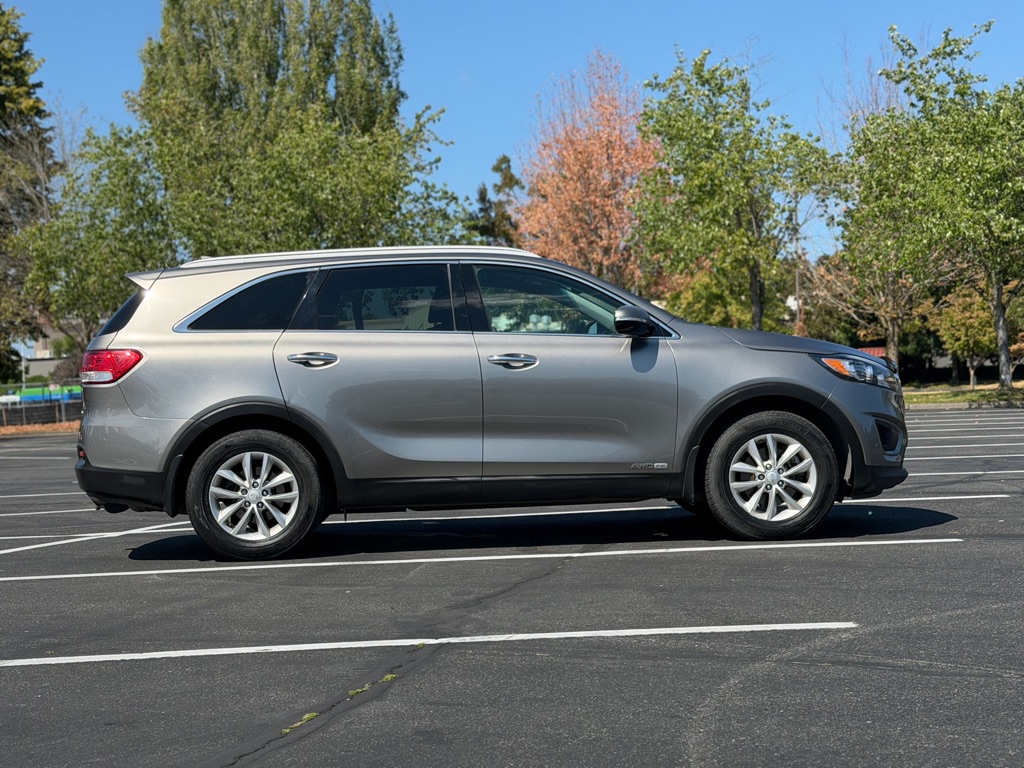 Photo 6 of this KIA SORENTO