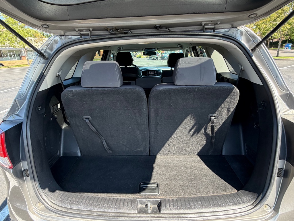 Photo 17 of this KIA SORENTO