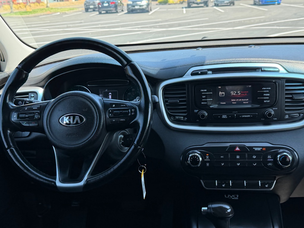 Photo 12 of this KIA SORENTO