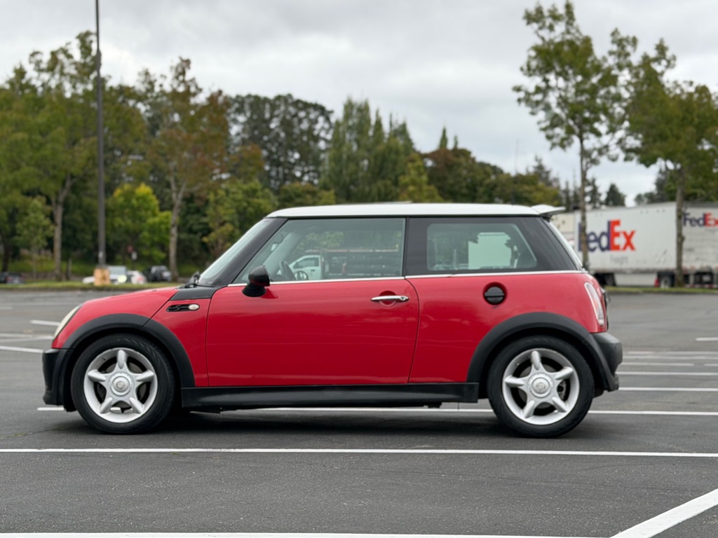 Photo 2 of this MINI COOPER