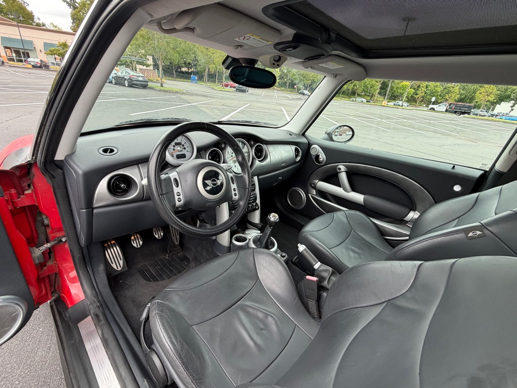 Photo 10 of this MINI COOPER